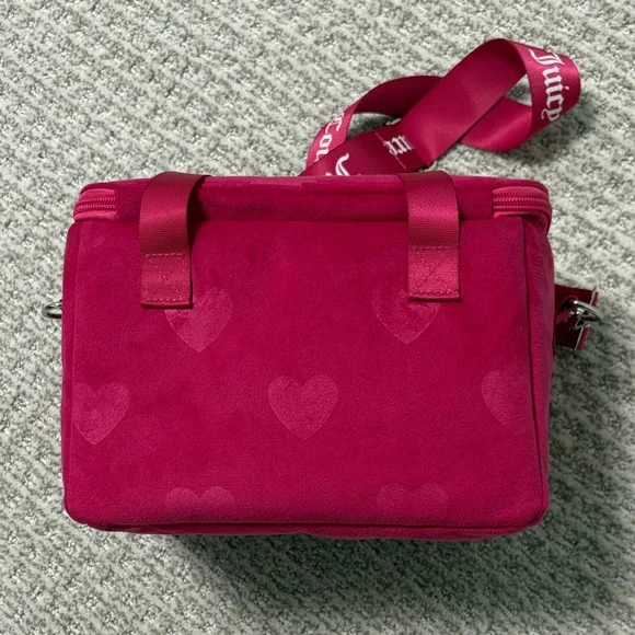 Juicy Couture Pink Velvet Velour Lunch or Cosmetic Bag with Heart Zip and Strap - Picture 6 of 9